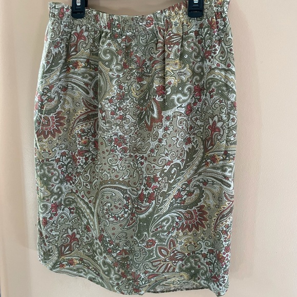 Liz Claiborne Skirt - Picture 3 of 5
